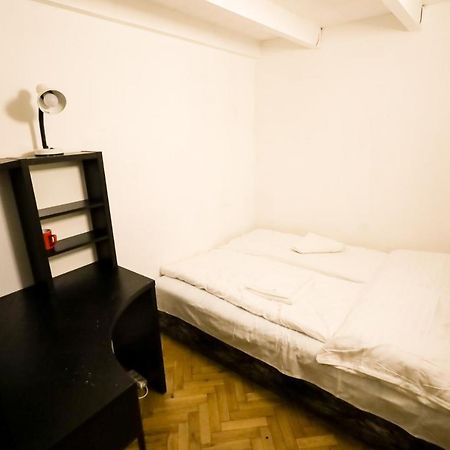 Center Apartment 5 Private Room For 19 People Budapest Eksteriør bilde
