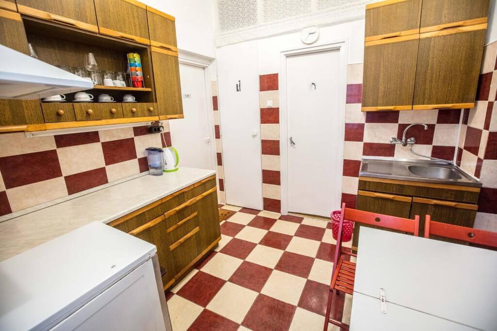 Center Apartment 5 Private Room For 19 People Budapest Eksteriør bilde