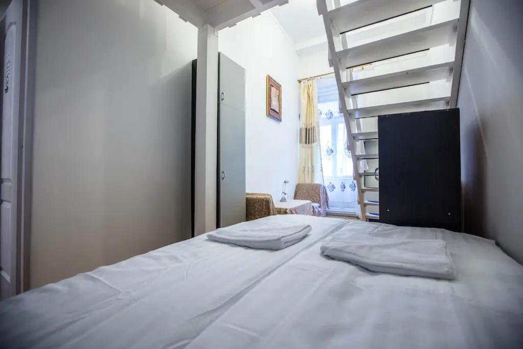 Center Apartment 5 Private Room For 19 People Budapest Eksteriør bilde