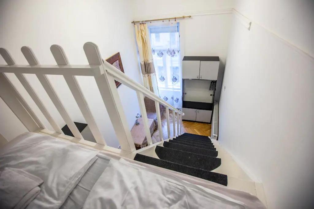 Center Apartment 5 Private Room For 19 People Budapest Eksteriør bilde